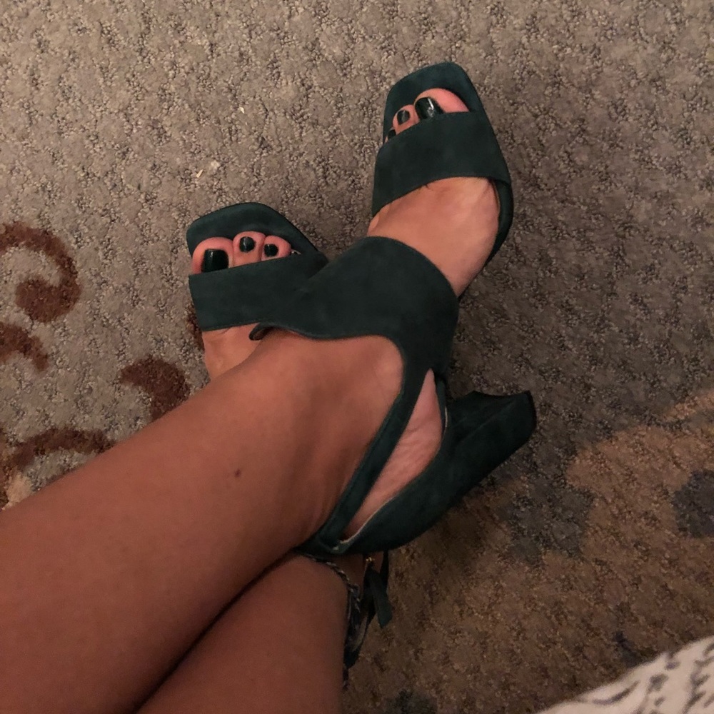 Women’s suede block heel